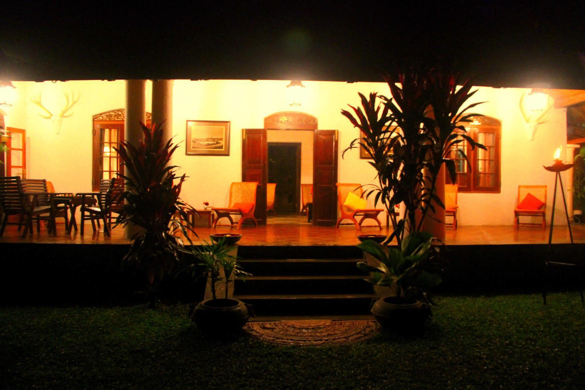 Athulya Villas Kandy Buitenkant foto
